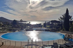 P2 VILLAGE CLUB CAP ESTEREL Vue Golf et Mer, Piscine Chauffée